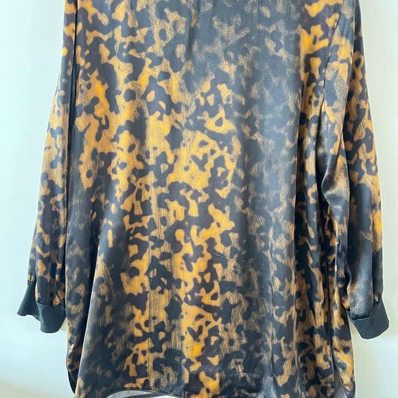 Lafayette 148 Kelsey Leopard Print 100% Silk Blouse - Picture 3 of 10
